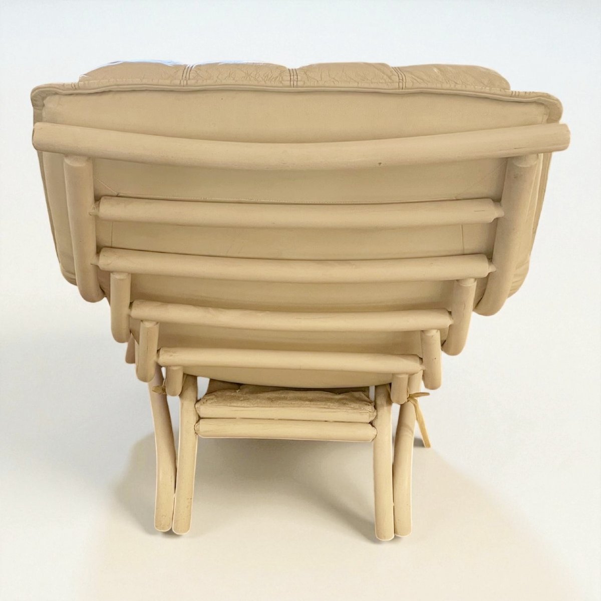 Armchair And Footstool In White Leather And White Patinated Rattan, Circa 1970-photo-4