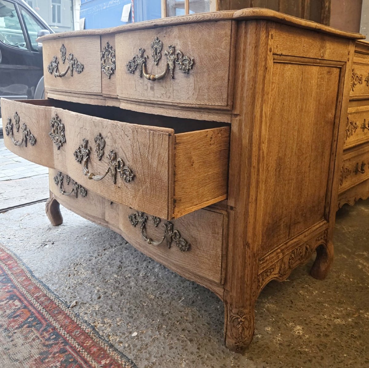 Louis XV Style Oak "crossbow" Commode, 19th-photo-4