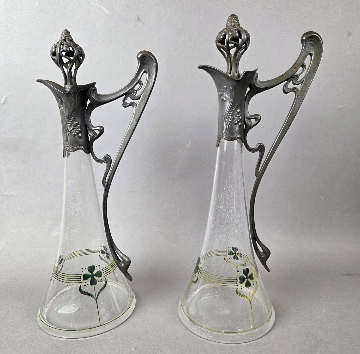 Paire d'aiguières Art nouveau en verre et étain-photo-4