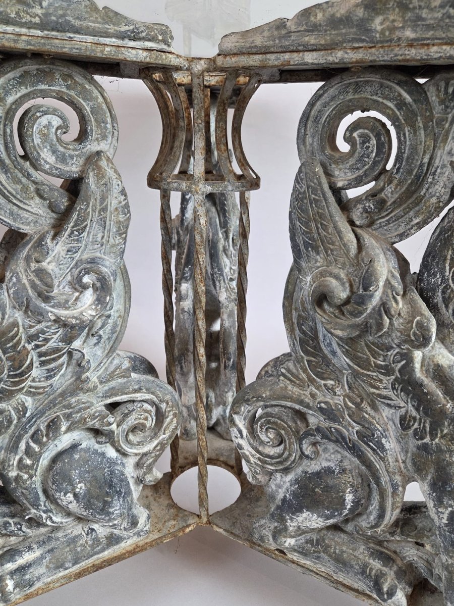 Table, piètement en zingue et fer forgé, tablette en verre-photo-1