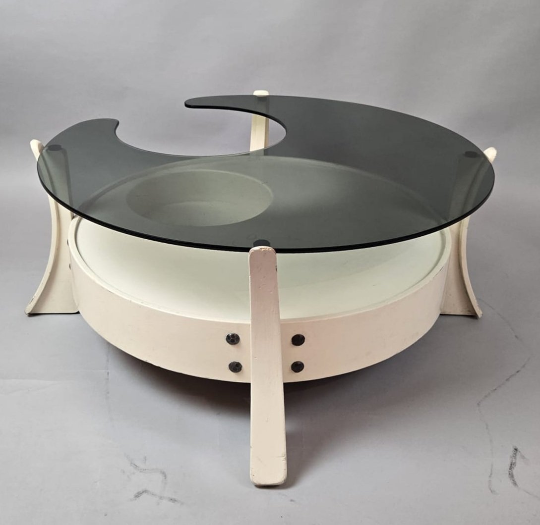 Table basse en bois laqué blanc et tablette en verre fumé, 1970-photo-2