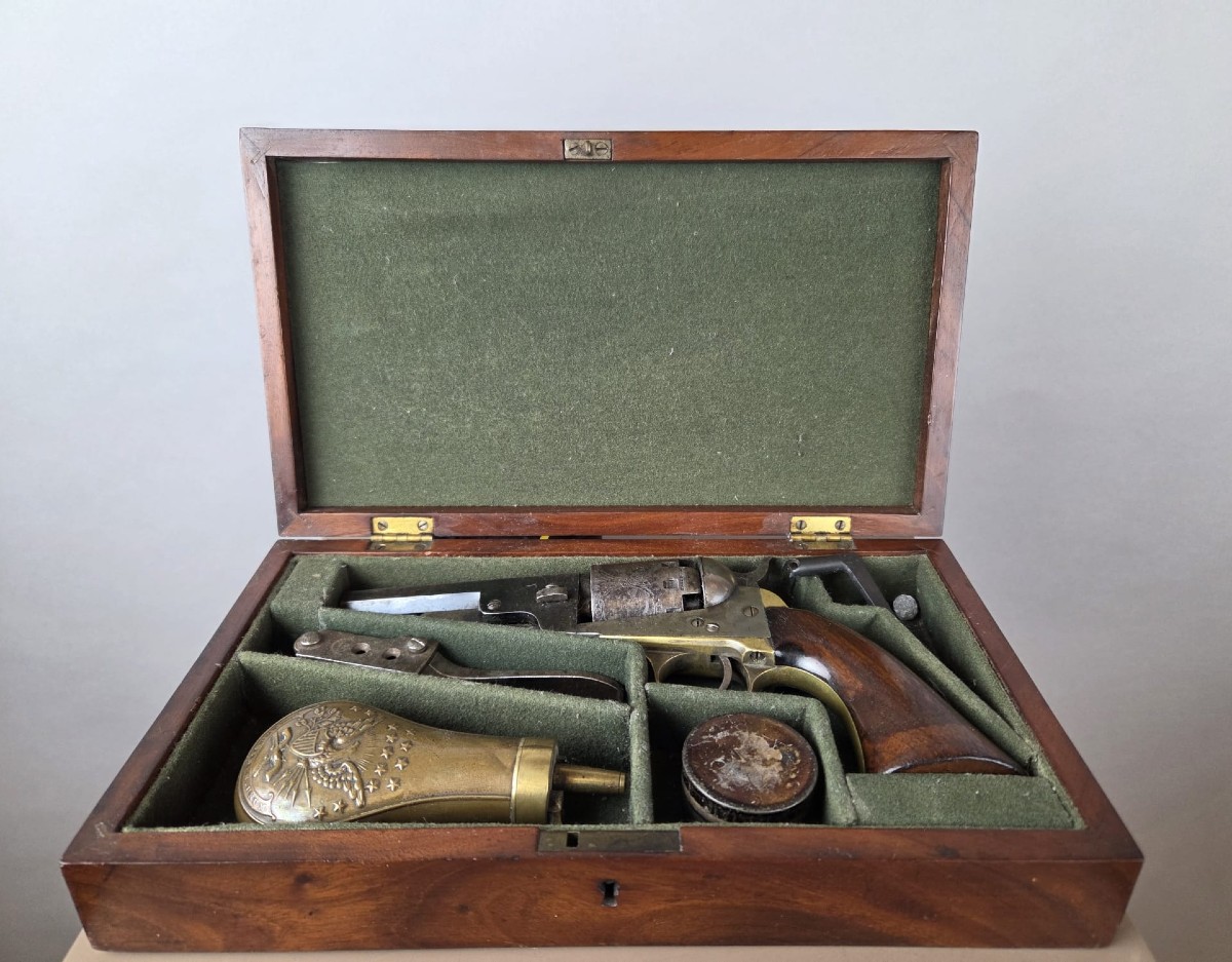 Revolver Manhattan modèle Navy 1851 en coffret