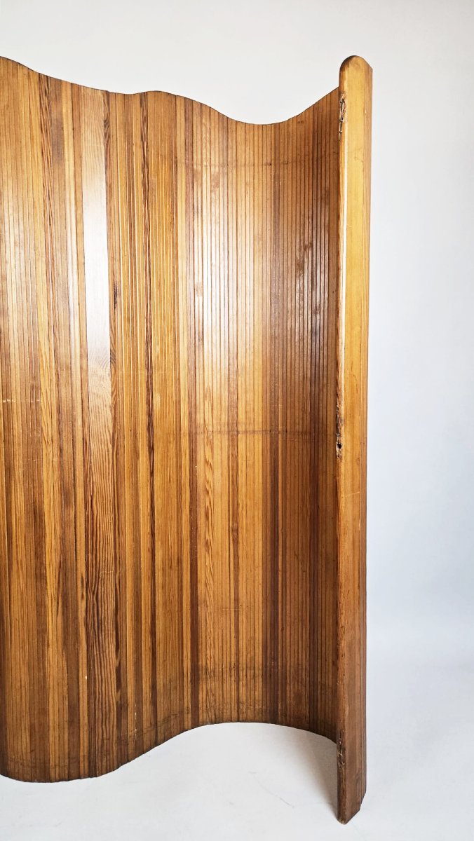 Wavy Wooden Screen, Circa 1950. -photo-3