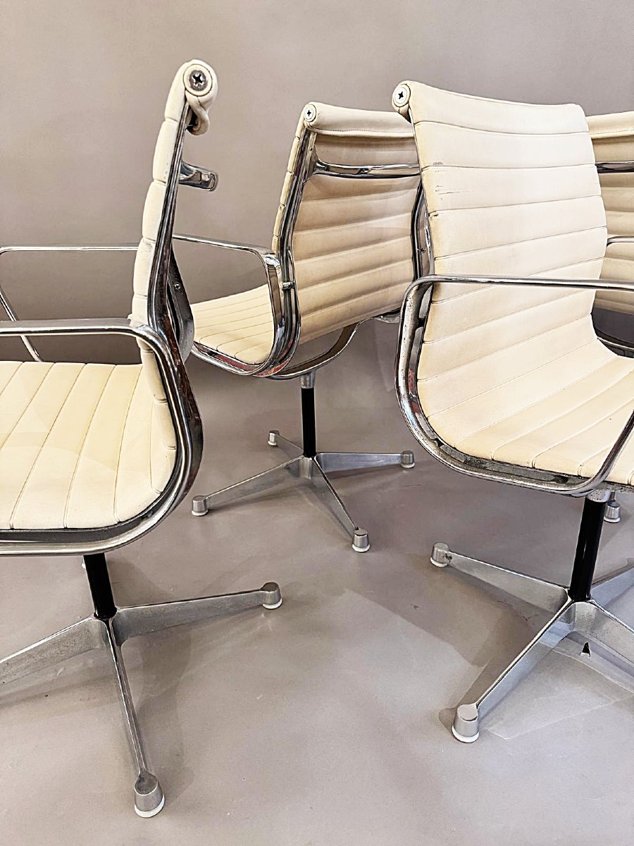 Suite de 4 chaises de Charles &  Ray Eames pour Herman Miller, 1960's-photo-4