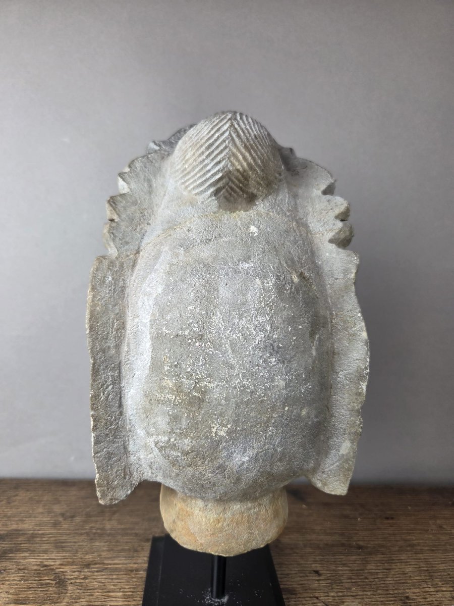 Tête Guanyin en pierre soclée, début 20e -photo-1