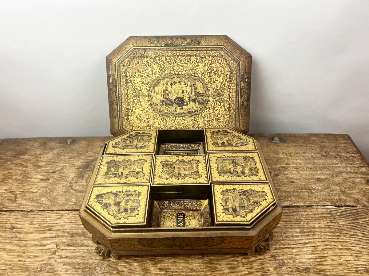 Boîte de jeu chinoise en bois laqué, XIXe siècle