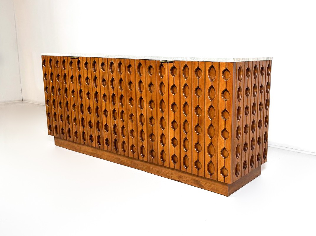 Enfilade contemporaine en bois et travertin, Italie