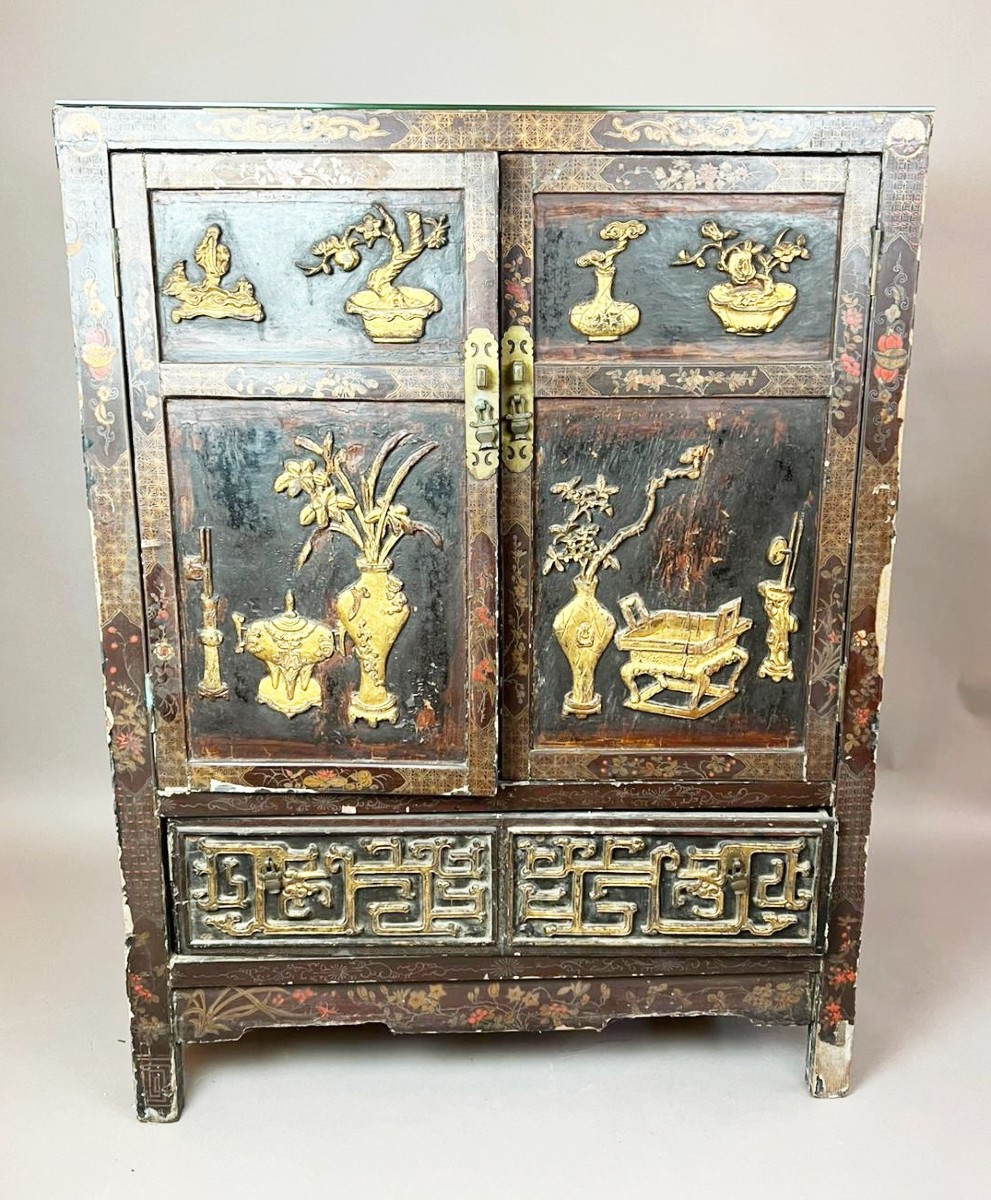 Armoire chinoise en bois laqué, XIXe siècle