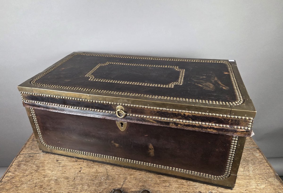 Leather-lined And Studded Trunk, 19th Century-photo-2