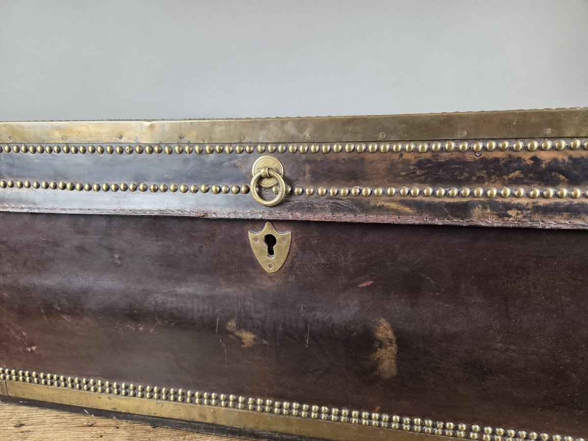Leather-lined And Studded Trunk, 19th Century-photo-3
