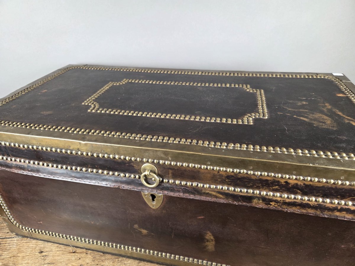 Leather-lined And Studded Trunk, 19th Century-photo-4