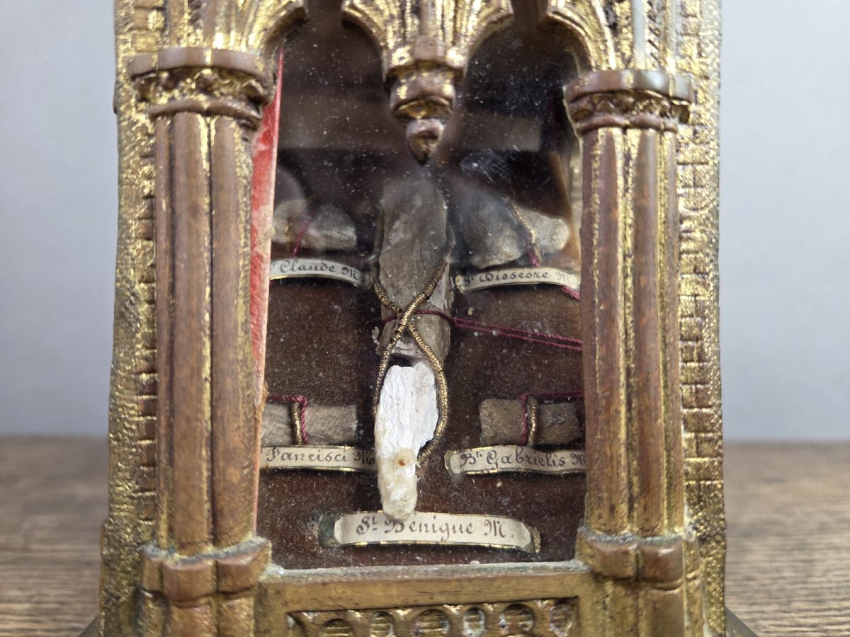 Important reliquaire-chapelle néogothique en bronze doré, XIXᵉ siècle-photo-1