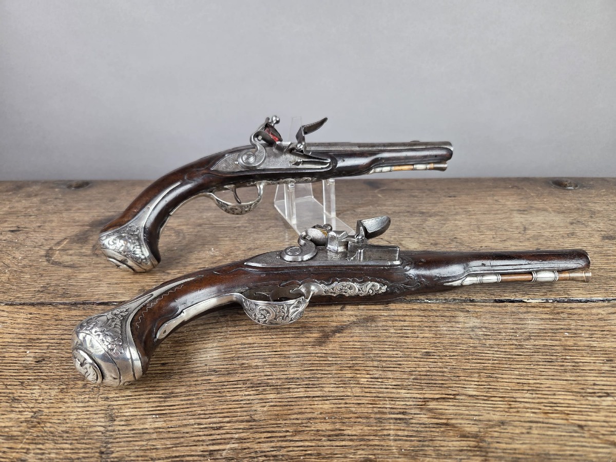 Paire de pistolets silex vers 1750