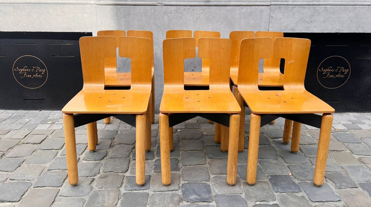 Suite de 6 chaises, en bois avec base en métal laqué, années 80