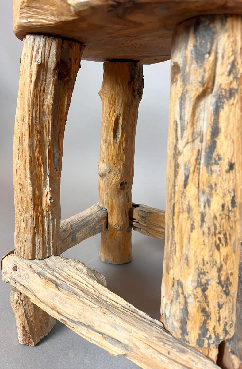 Suite de quatre tabourets brutalistes en bois-photo-3