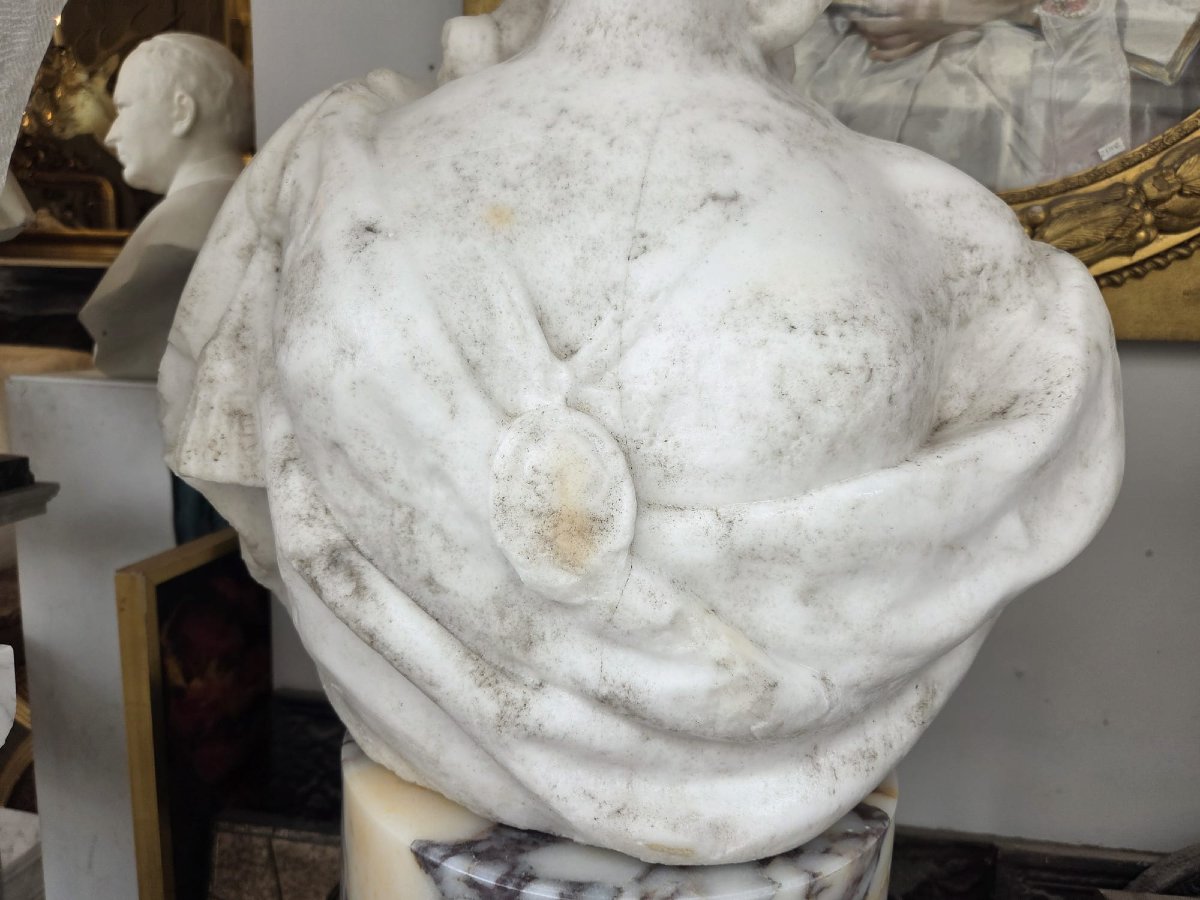 White Marble Bust Of Marie Antoinette, 19th-photo-1