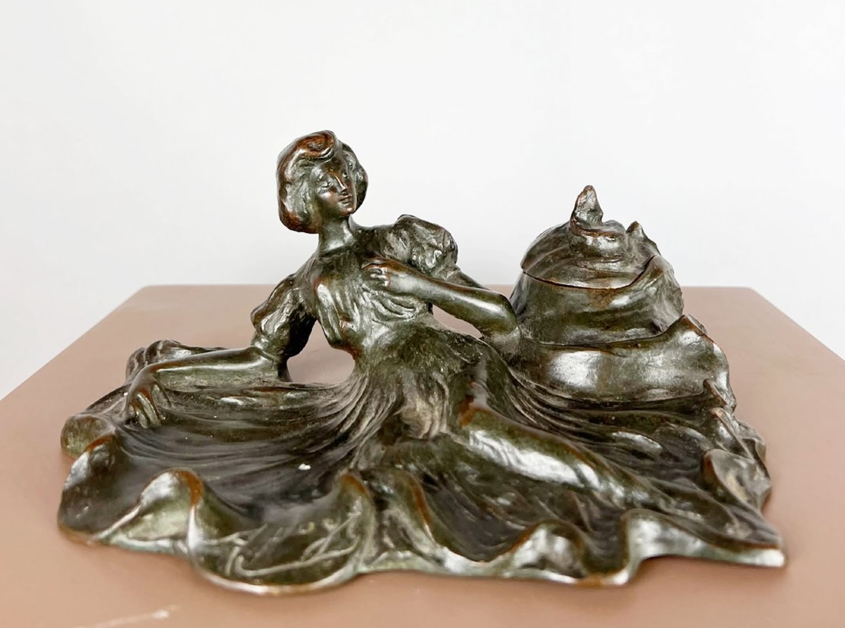 Encrier en bronze Art Déco, signé Arthur Puyt