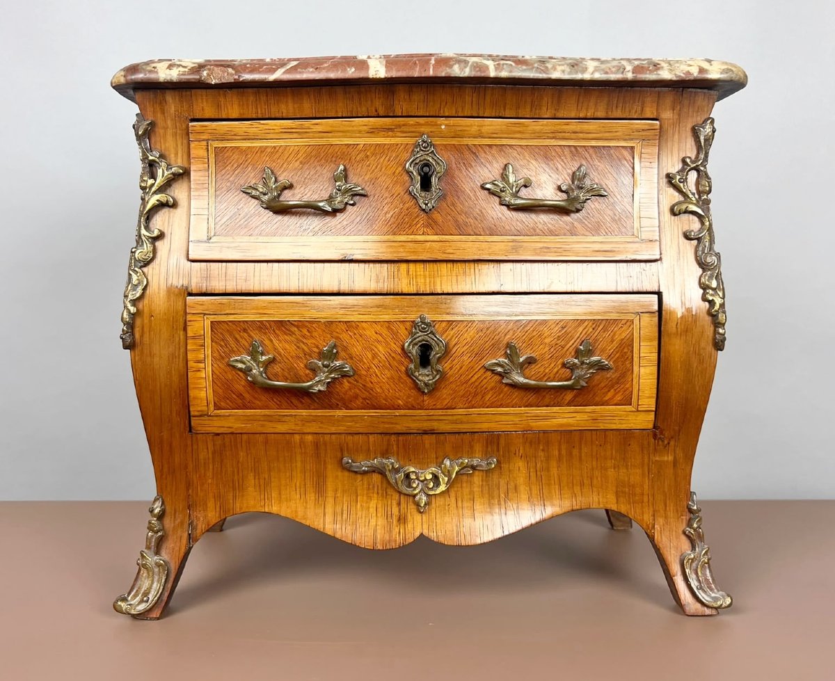Louis XV-style Chest Of Drawers, 20th Century.