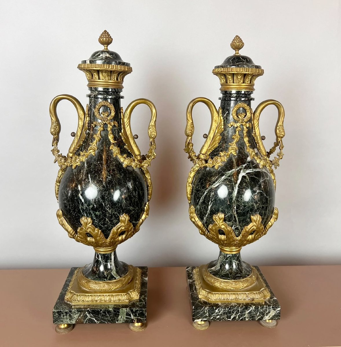 Paire de cassolettes en marbre et bronze, XIXᵉ siècle-photo-2