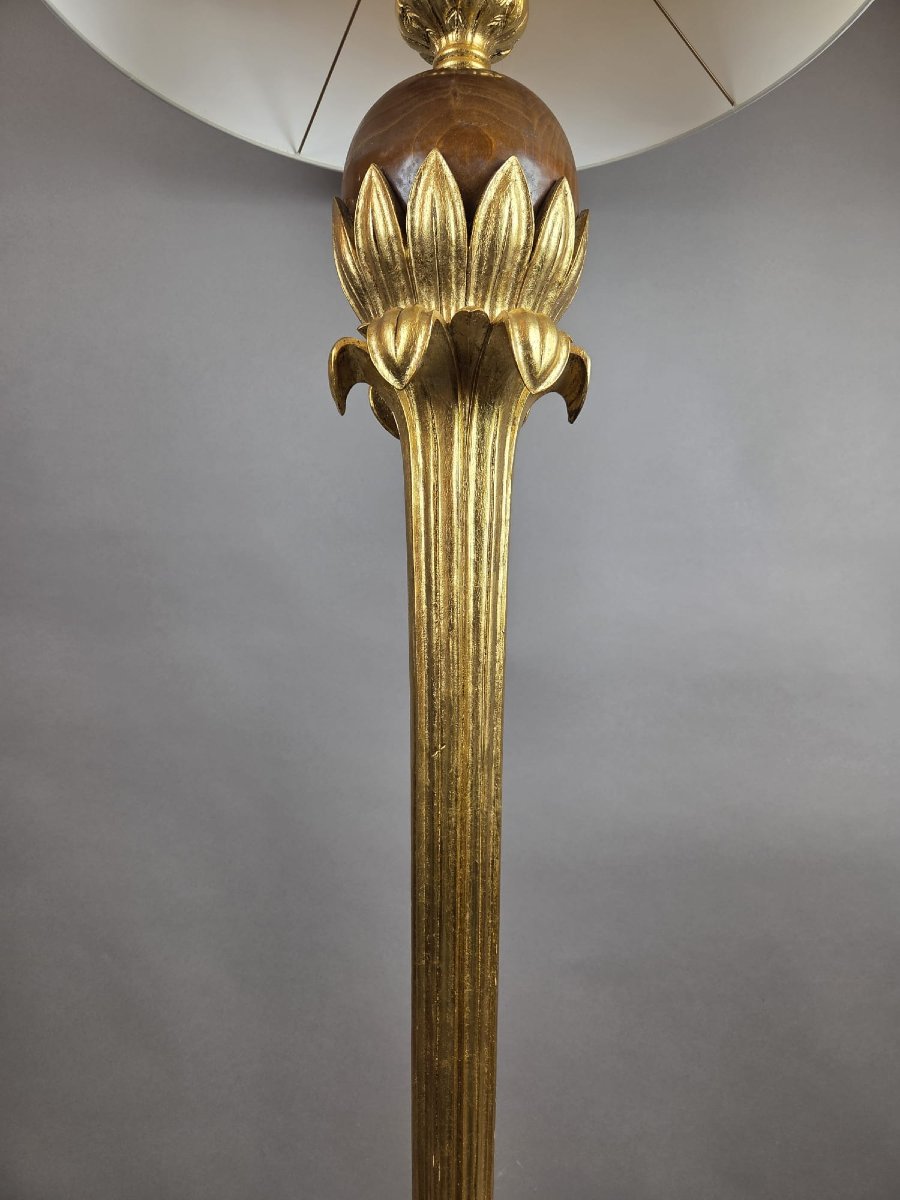 Chambon, lampadaire en bois patiné et doré, vers 1940-photo-1