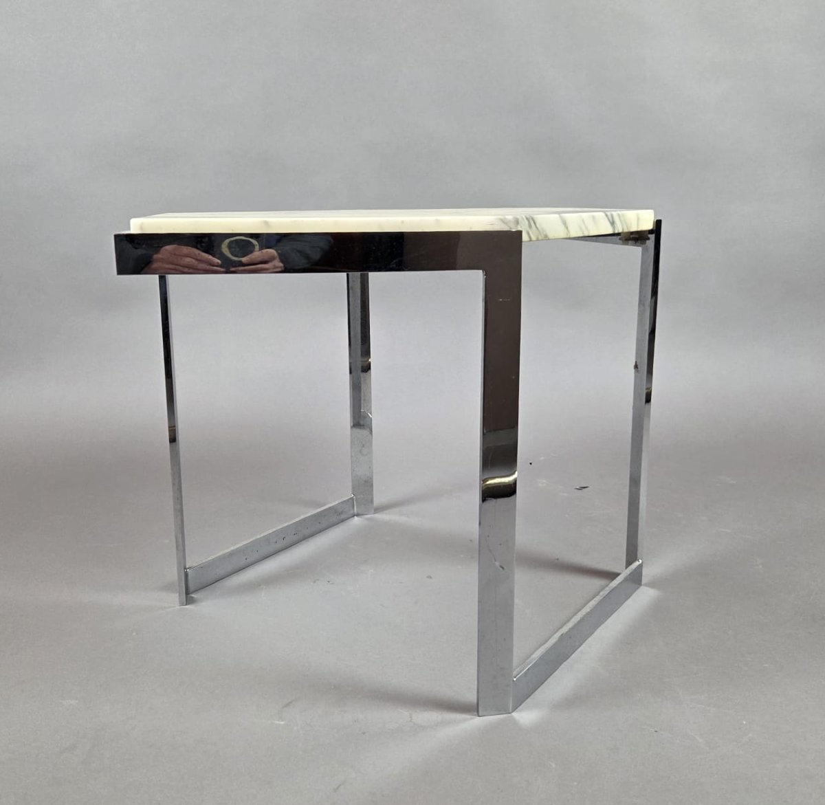 Ensemble de 4 tables basses en acier chromé et tablette de marbre, vers 1970-photo-3