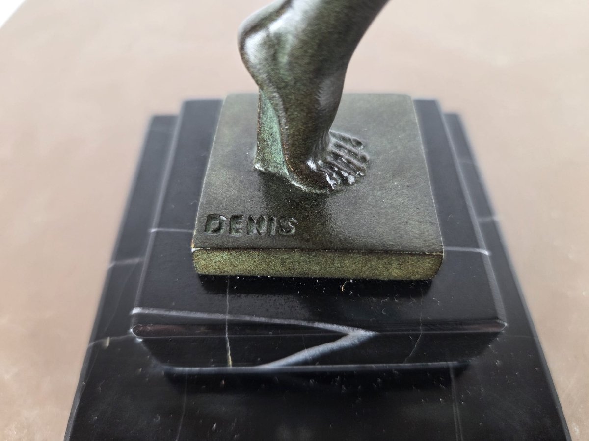 Signed "denis" For The Max Leverrier Workshops, Art Deco Bronze Sculpture With A Green Patina-photo-2