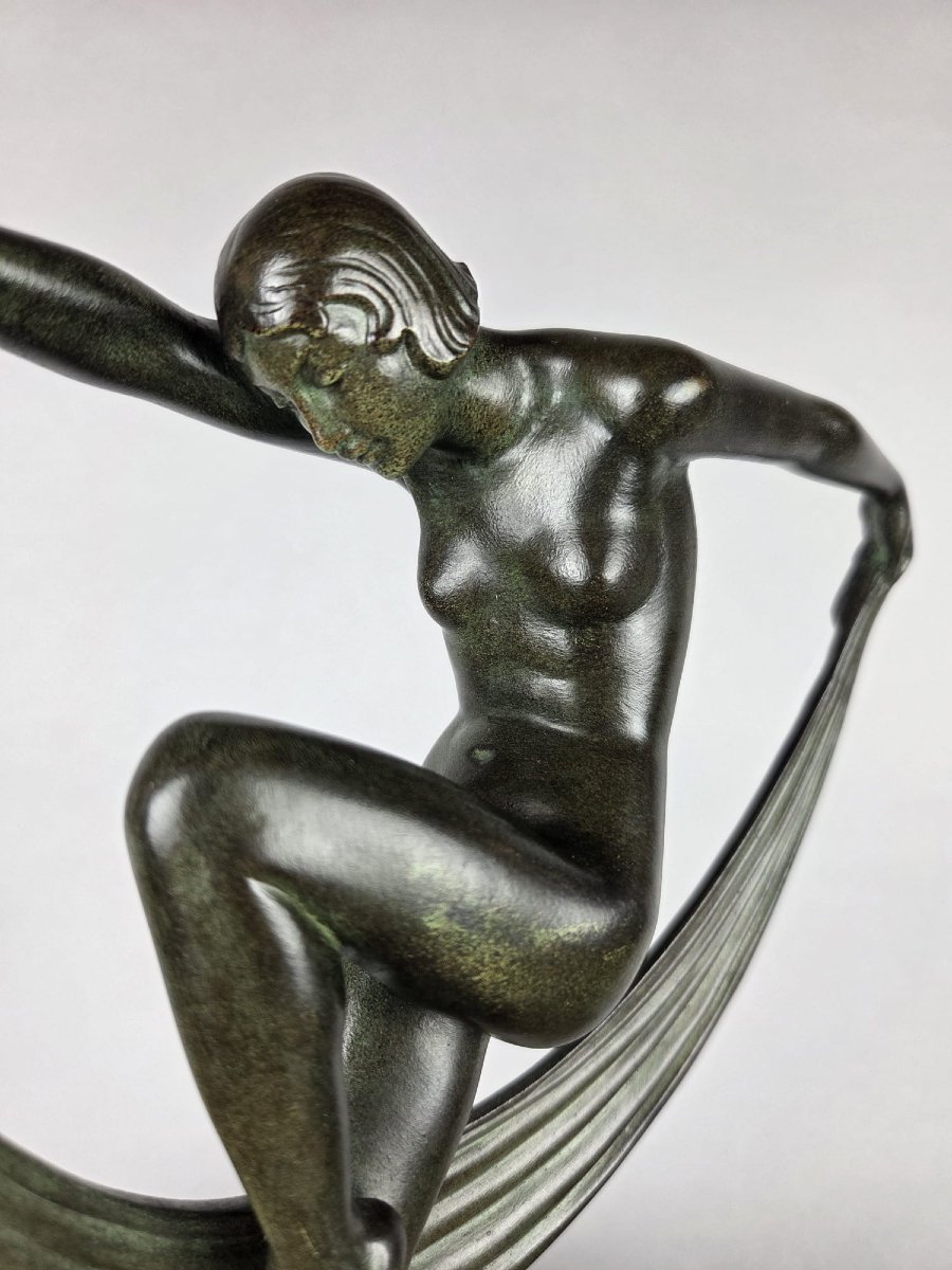 Signed "denis" For The Max Leverrier Workshops, Art Deco Bronze Sculpture With A Green Patina-photo-4