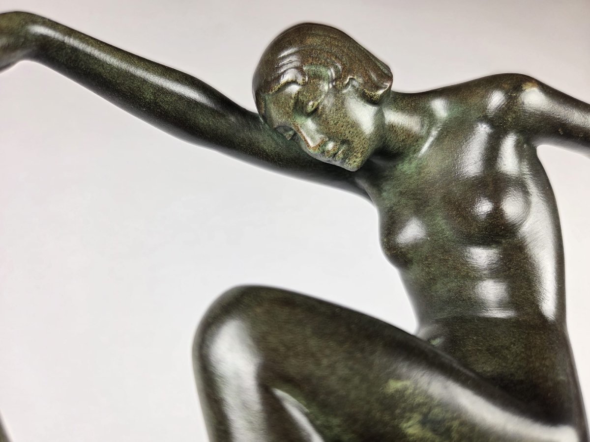 Signed "denis" For The Max Leverrier Workshops, Art Deco Bronze Sculpture With A Green Patina-photo-5