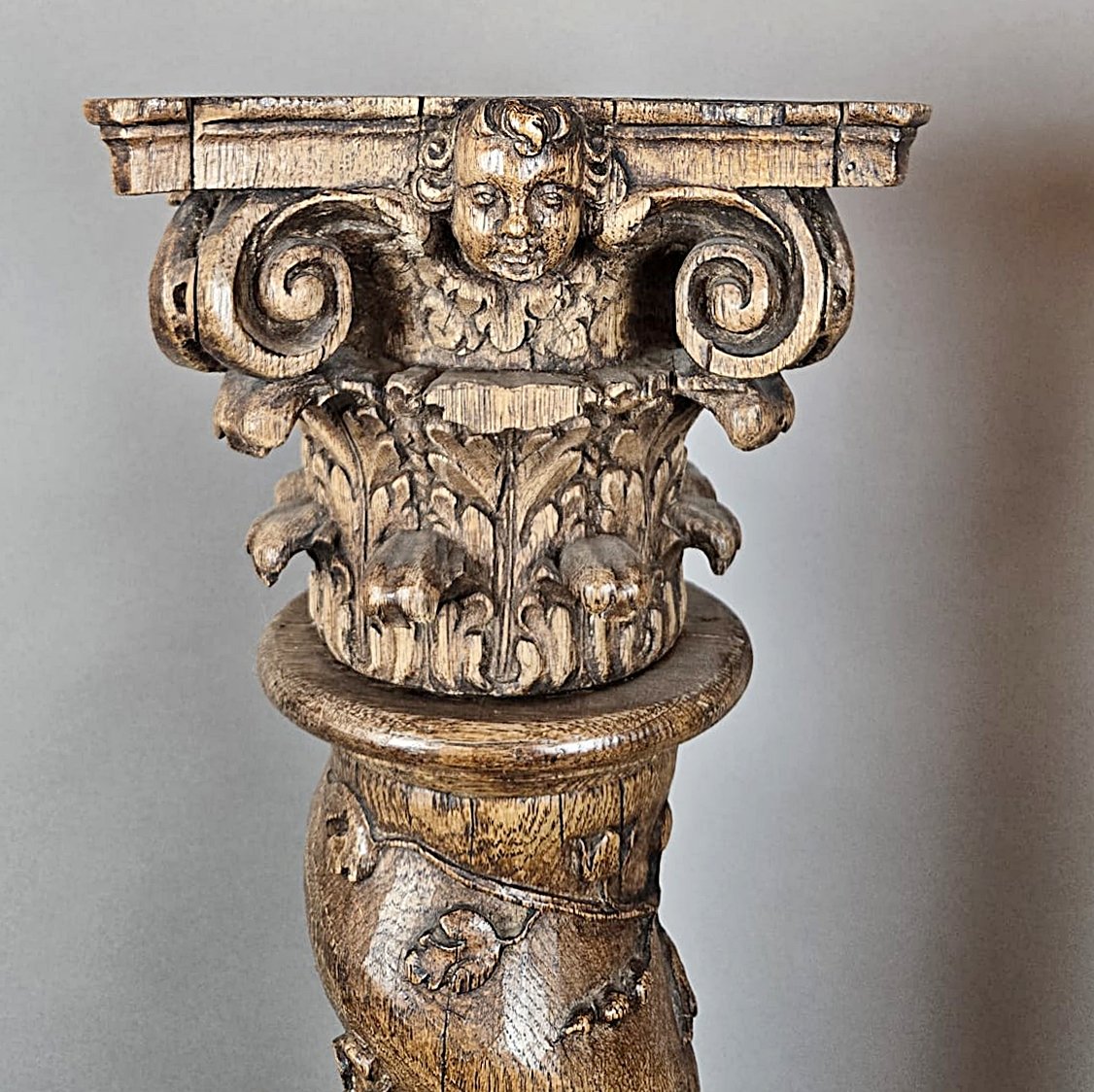 Paire de colonnes torsadées en chêne sculpté, début du XVIIIe siècle-photo-4