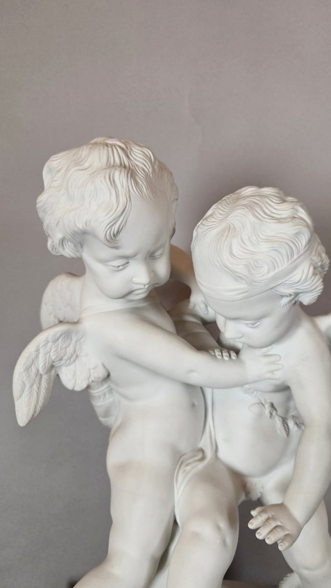 Biscuit « Deux amours se disputant un cœur », d’après Pigalle, manufacture Samson, vers 1900.-photo-1