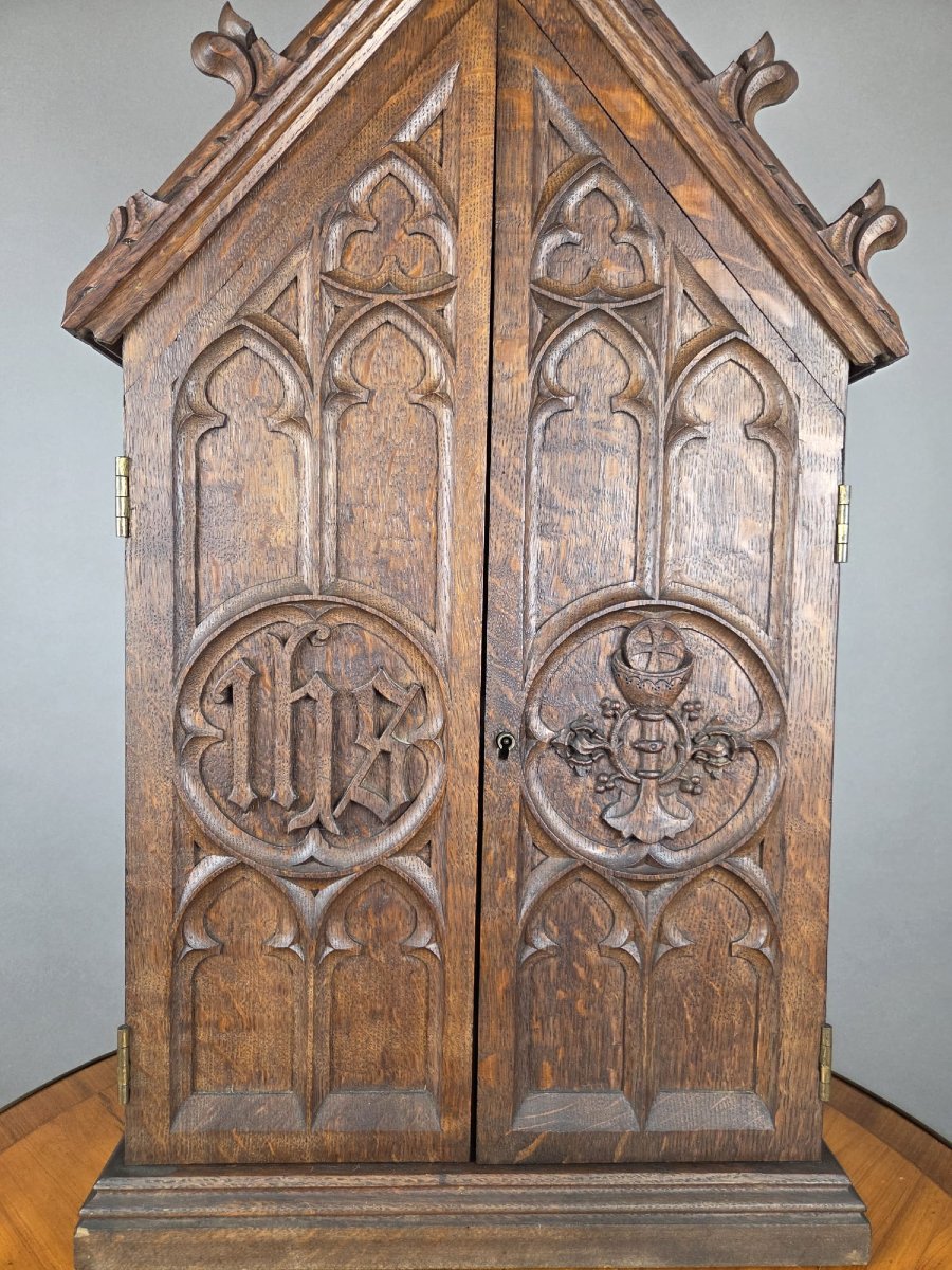 Tabernacle de style Néogothique en chêne sculpté, début 20th-photo-2