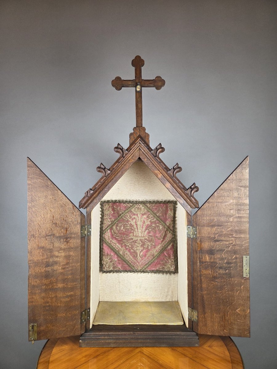 Tabernacle de style Néogothique en chêne sculpté, début 20th-photo-4