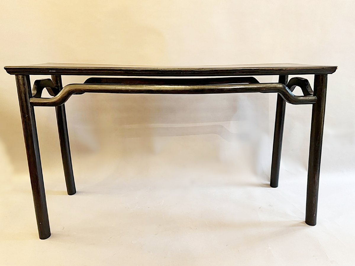 Console japonisante en bois noirci, milieu du XXe siècle