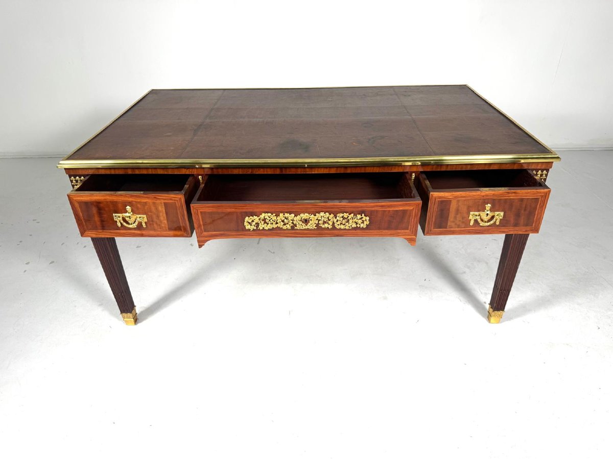 Grand bureau de style Louis XVI en acajou et bronze doré, 19th-photo-1