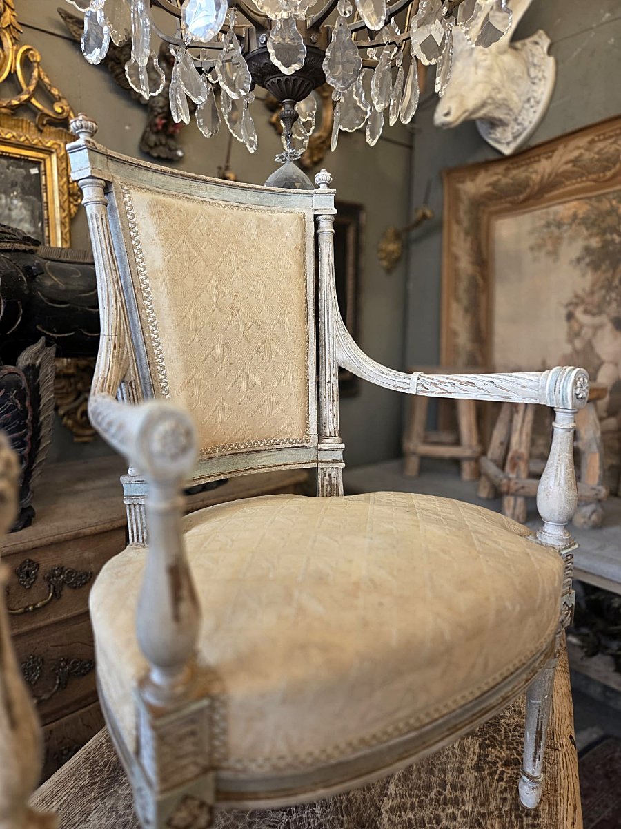 Paire de fauteuils de style Louis XVI en bois patiné-photo-4