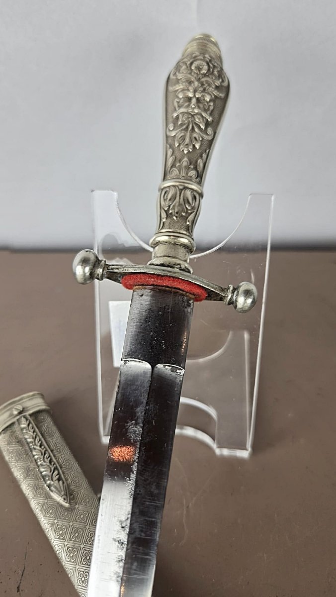 Dague romantique en métal argenté, décor d'une tête de satyre, circa 1850-photo-5