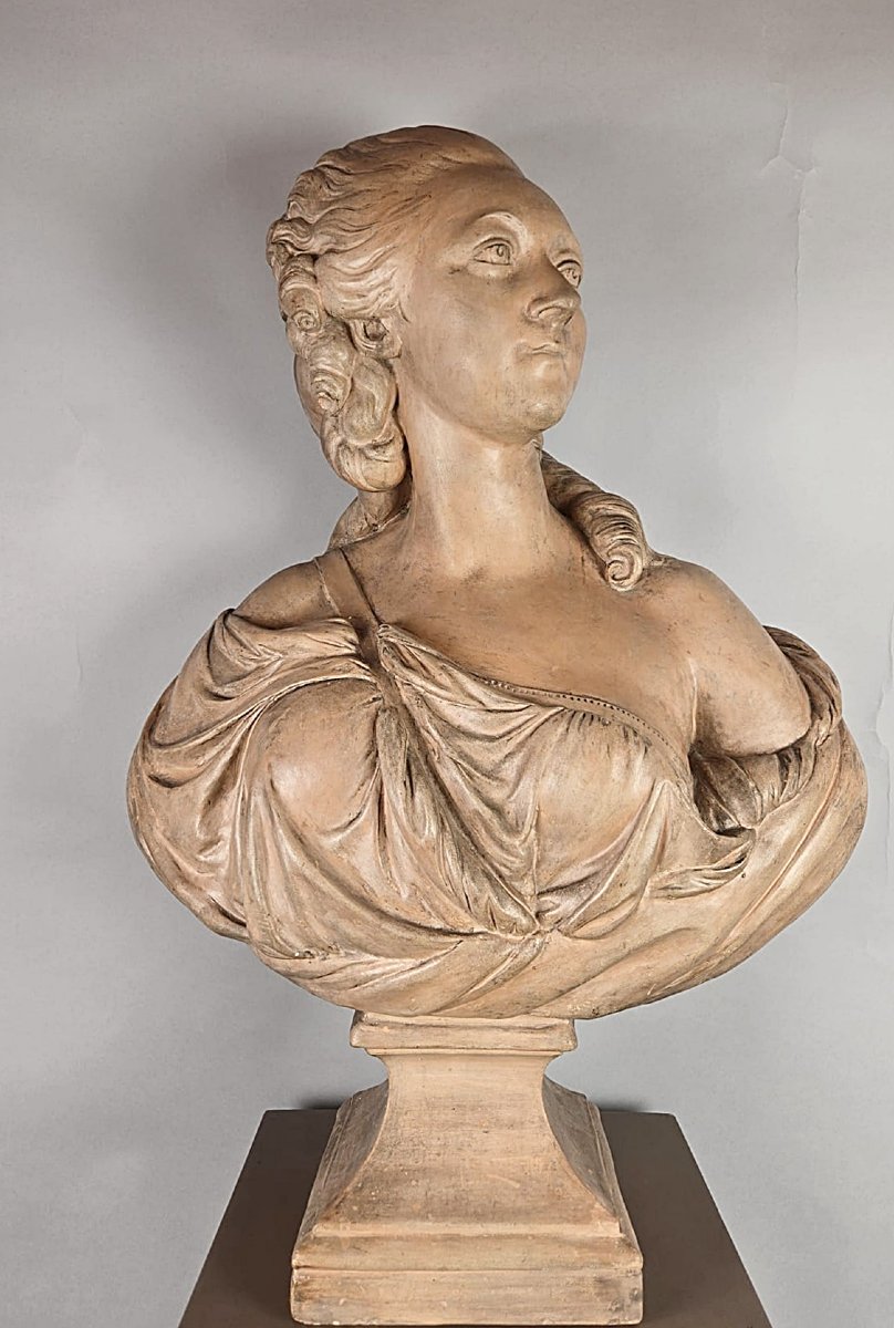 Buste de Madame du Barry en terre cuite, XIXᵉ siècle.