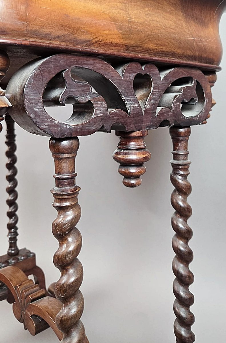 Table à thé victorienne, milieu du XIXe siècle, acajou, noyer et autres bois fruitiers.-photo-2
