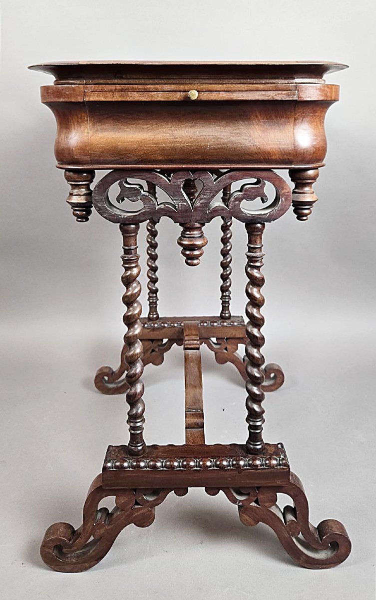 Table à thé victorienne, milieu du XIXe siècle, acajou, noyer et autres bois fruitiers.-photo-8