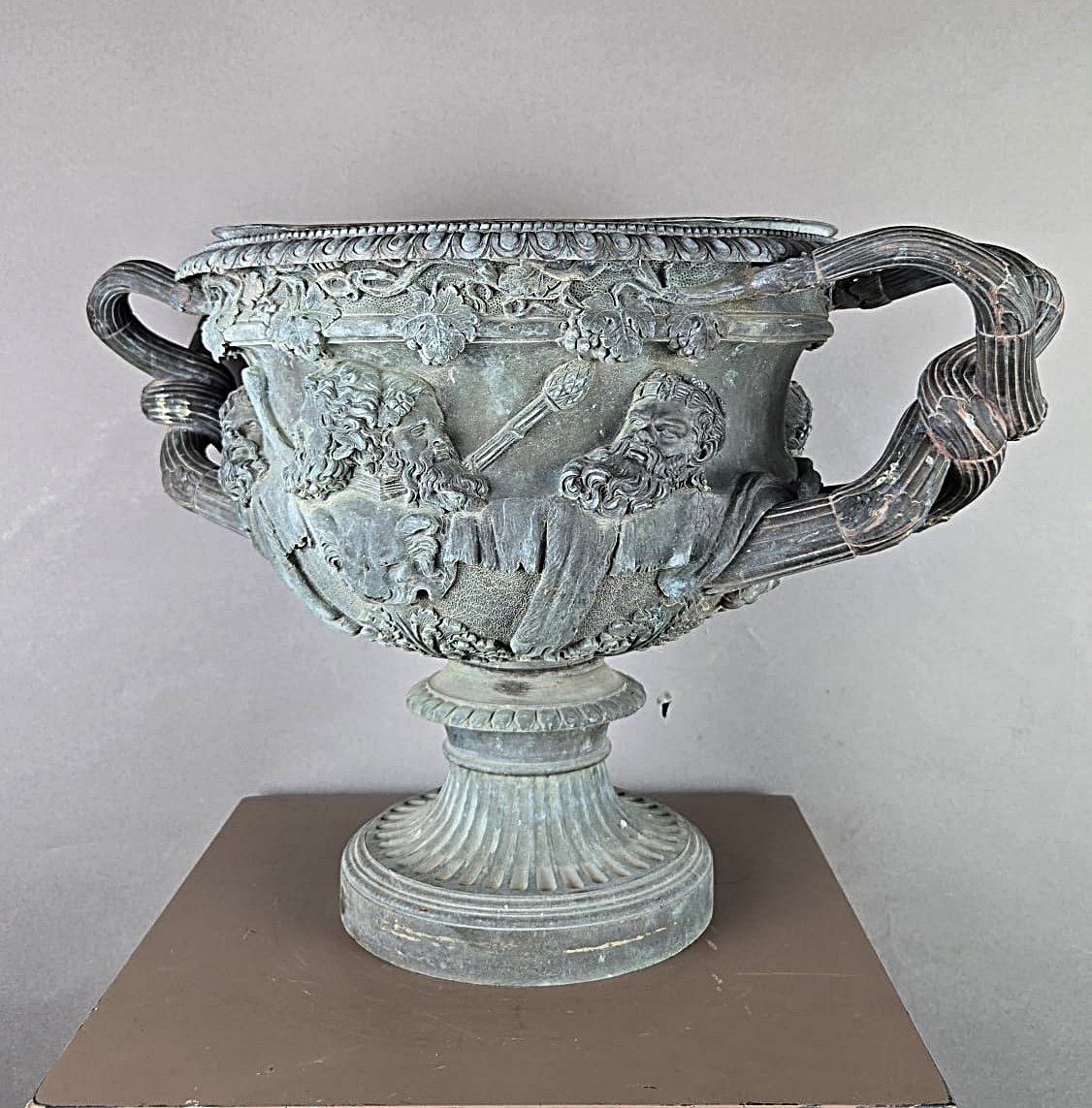 Vase Warwick en bronze, XIXe siècle.-photo-2