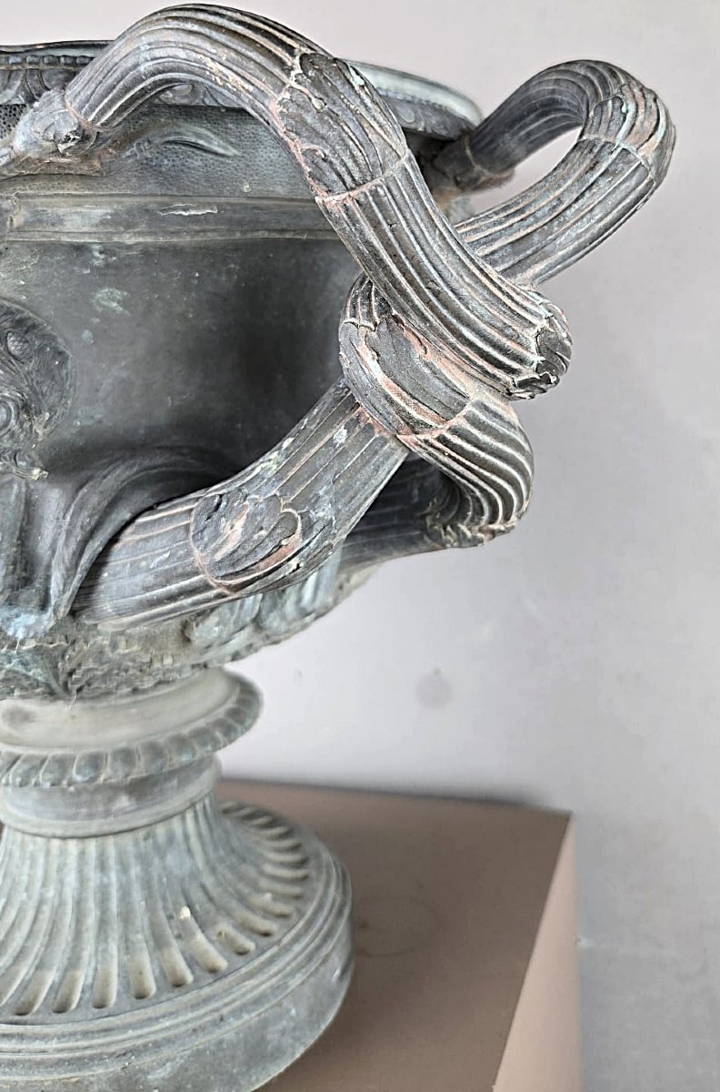 Vase Warwick en bronze, XIXe siècle.-photo-1