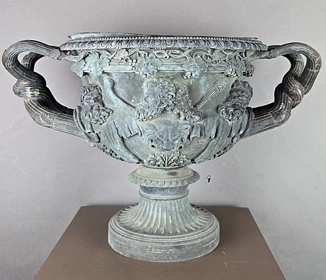 Vase Warwick en bronze, XIXe siècle.