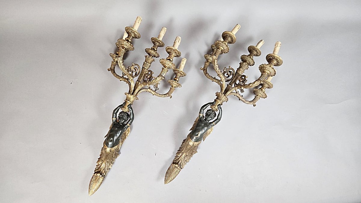 Paire d’appliques de style Empire en bronze, fin du XIXᵉ siècle, à décor de putti ailés-photo-2