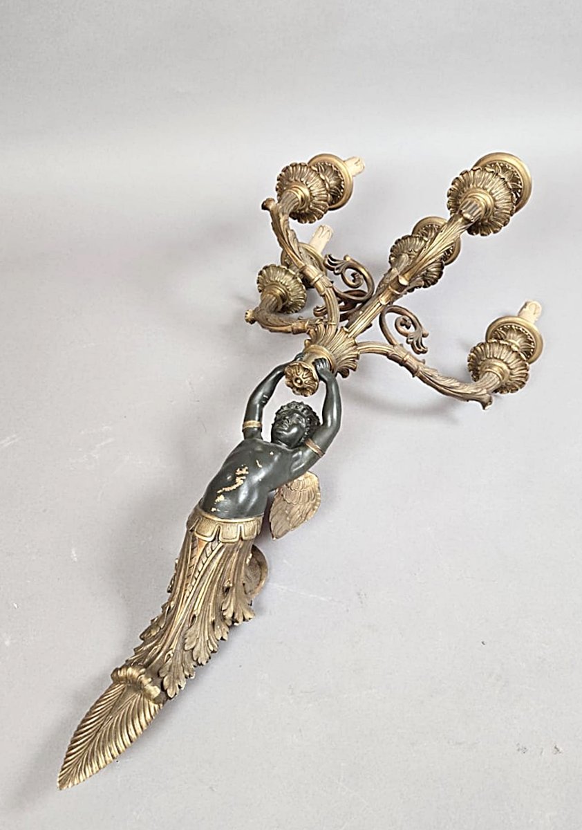 Paire d’appliques de style Empire en bronze, fin du XIXᵉ siècle, à décor de putti ailés-photo-3