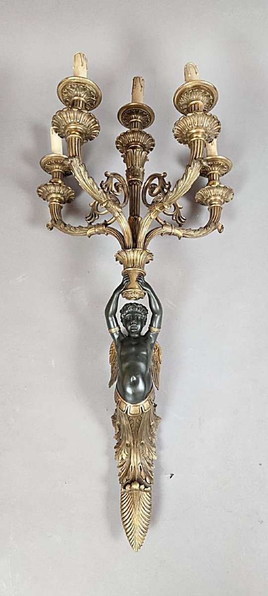 Paire d’appliques de style Empire en bronze, fin du XIXᵉ siècle, à décor de putti ailés-photo-2