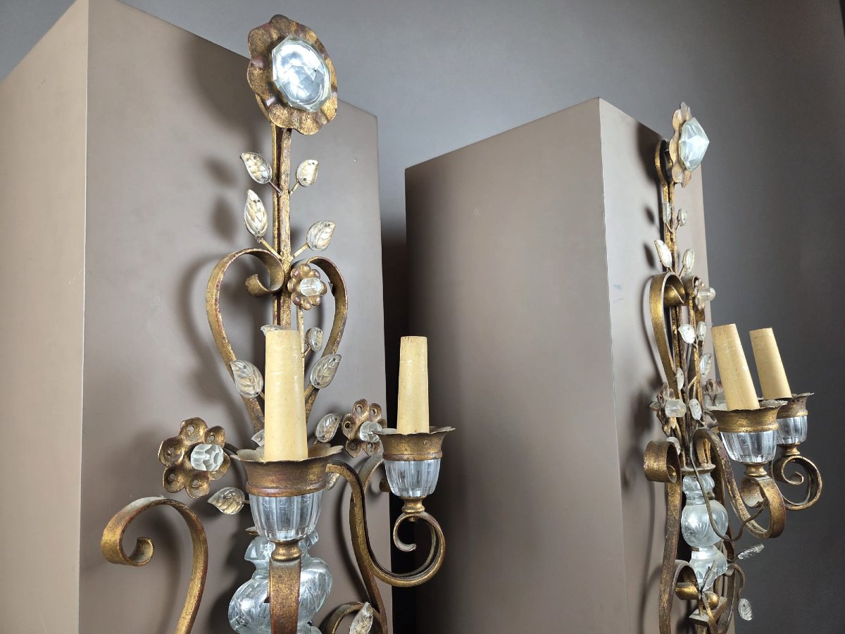 Paire d'appliques Bagués en fer forgé doré et verre, vers 1950 -photo-5