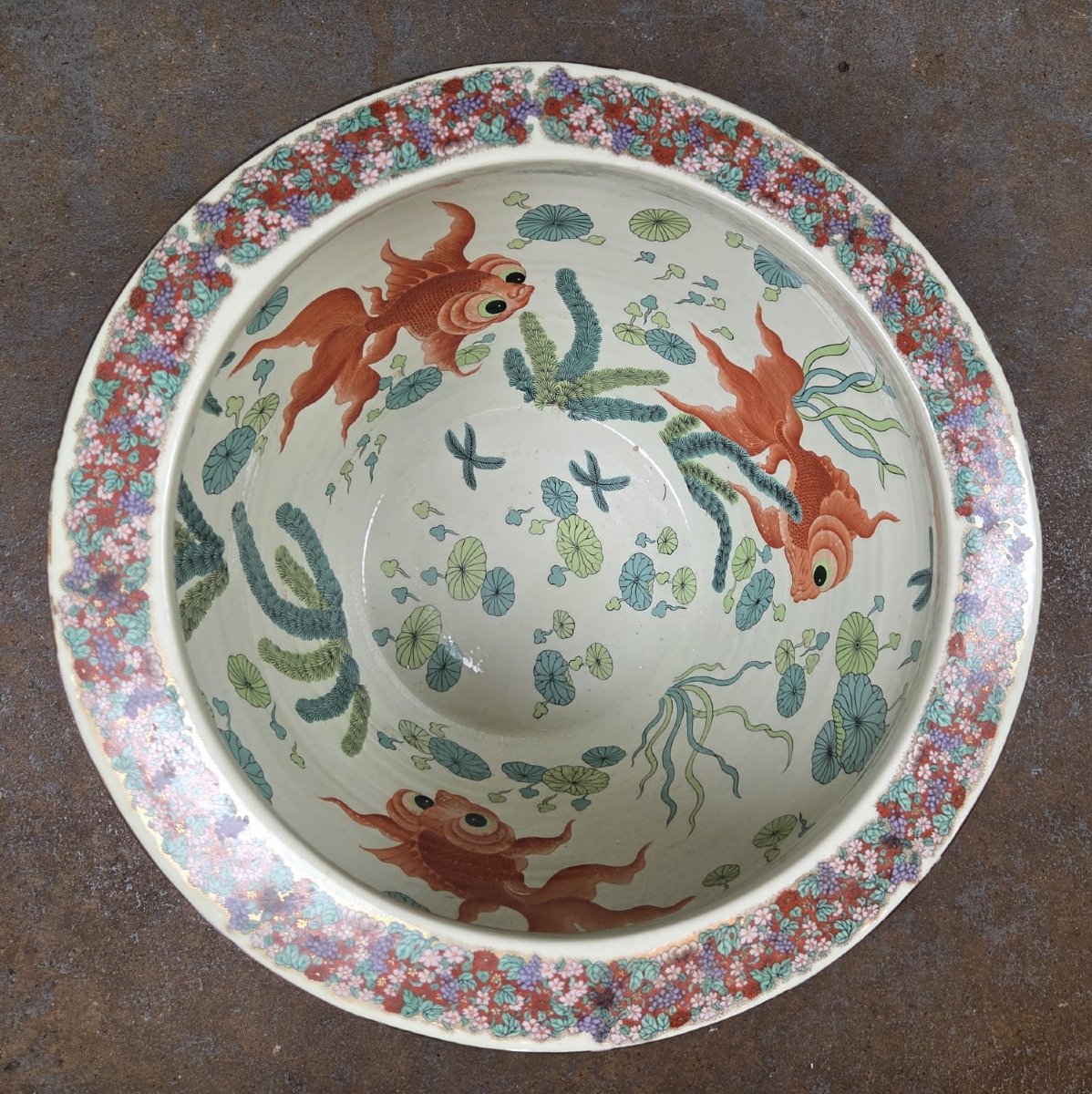 Aquarium en porcelaine polychrome de Chine, début 20th-photo-3