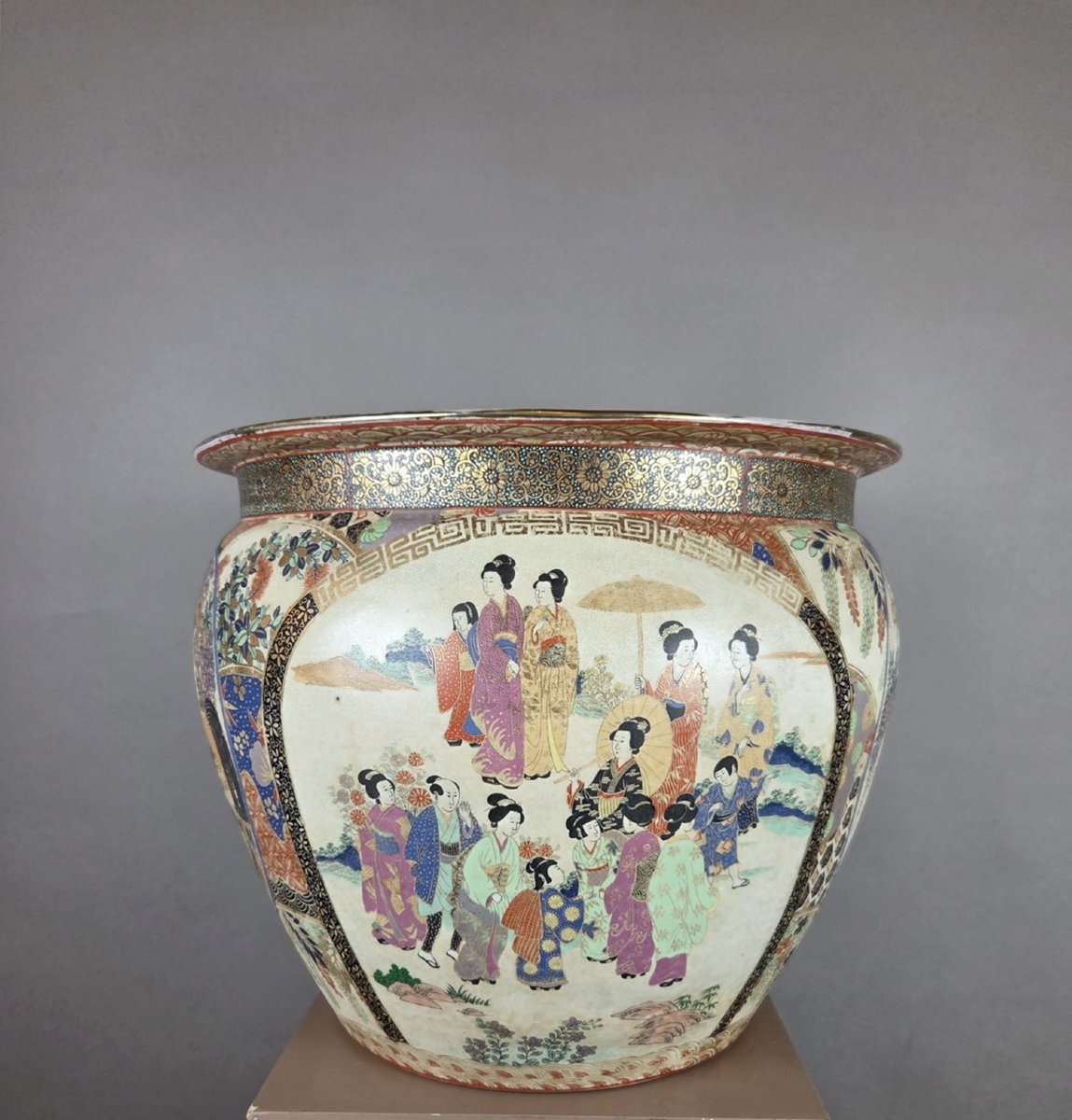 Aquarium en porcelaine polychrome de Chine, début 20th