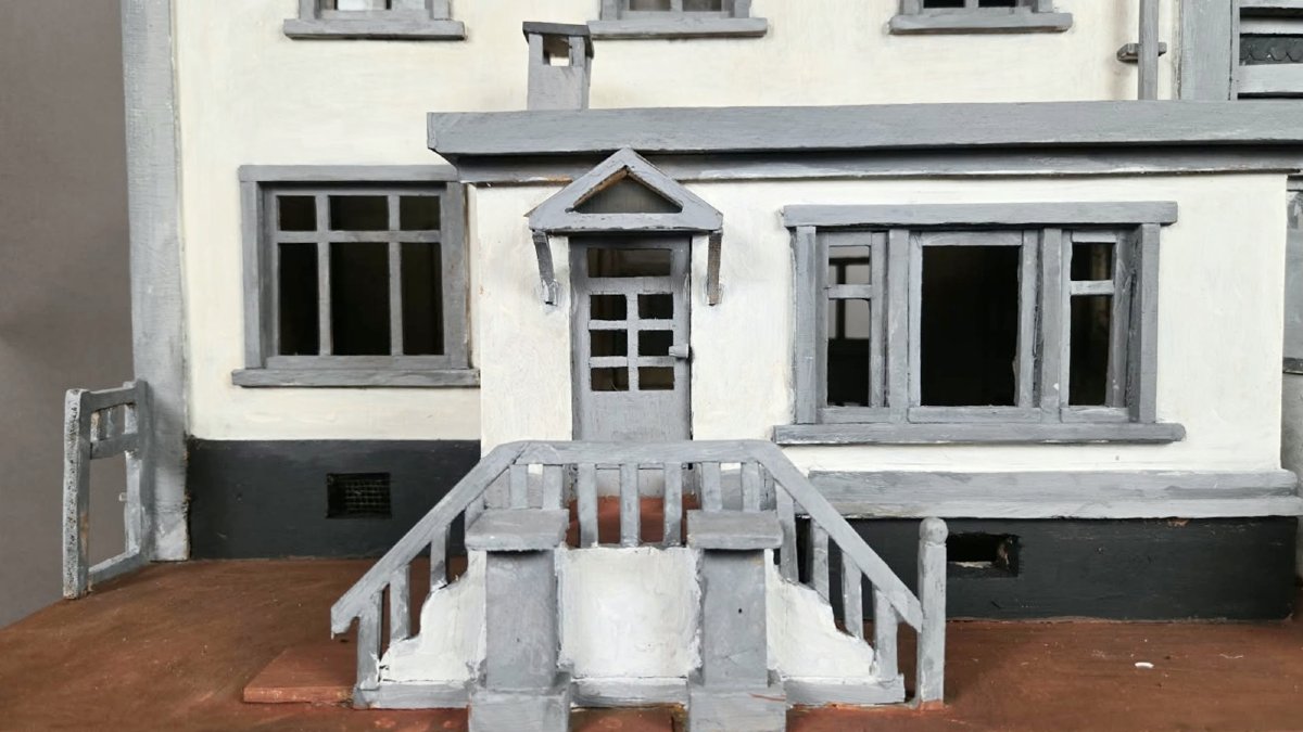 Maquette de maison en bois peint, début 20th-photo-1