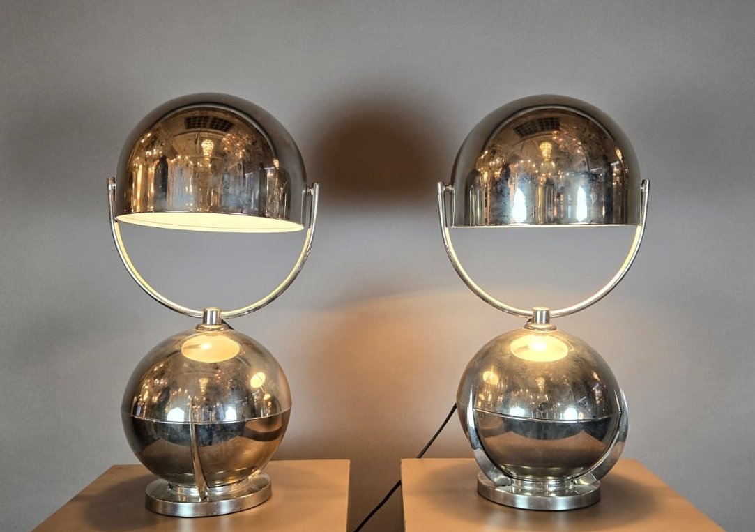 Paire de lampes "Boule" en chrome d'après Felix Aublet, circa 1930